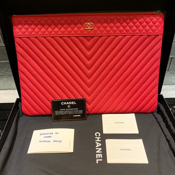 chanel large pouch